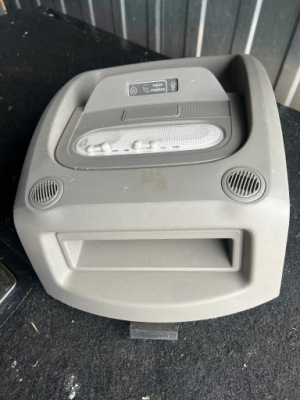 Лампа освітлення кабіни бардачок обшивки стелі renault master 3 iv movano фото №1