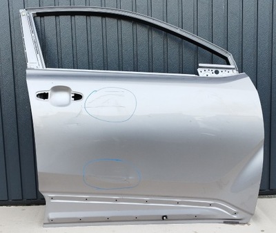 Двері перед передні праве toyota chr 16- фото №1