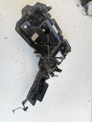 Opel insignia b основание аккумулятор 84221668 фото №1