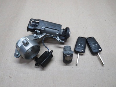 Opel insignia a рестайлинг  замок зажигания ключи вкладка фото №1