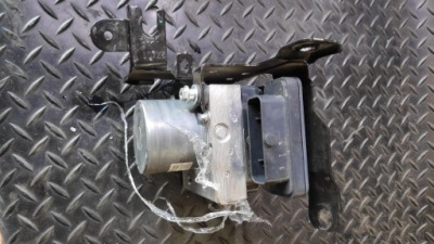 Насос тормозная abs vw passat b8 9830315580 фото №1