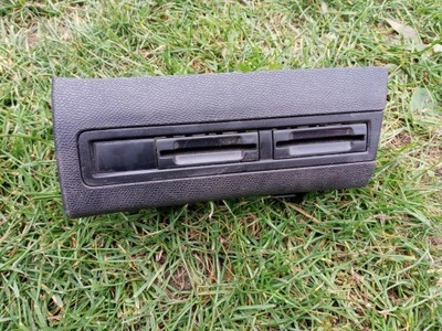 Заглушка пластик захист консолі peugeot 3008 ii фото №1