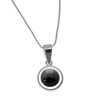 Stylowa srebrna zawieszka z onyksem na łańcuszku