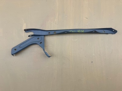 Toyota corolla cross 21r- направляющая усилитель кронштейн фото №1