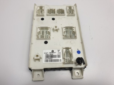 Dodge challenger 15- коробка запобіжників bsi фото №1