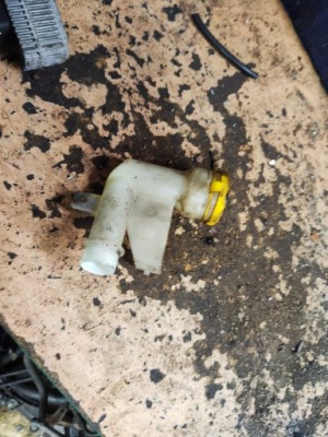 Opel frontera b заливная горловина бачок омывателя фото №1