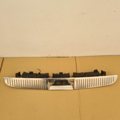 Jaguar xf x260 kombi накладка заднього поперечина хром фото №1