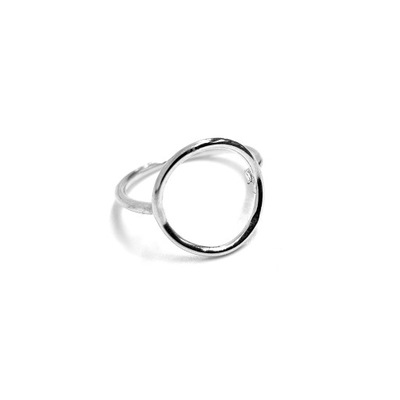 Srebrny pierścionek ażurowy w kształcie kółka bez kamieni srebro 925