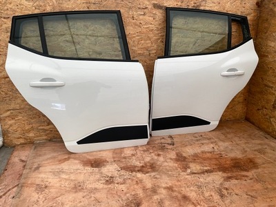 Dacia sandero stepway iii двері задня задні праве демонтаж фото №1