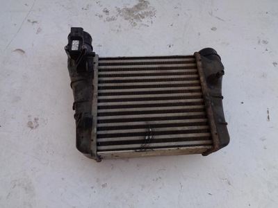 Інтеркулер правий audi a4 b7 2.0 tdi фото №1