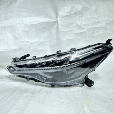 Toyota corolla cross ii лампа левая full led eu фото №1