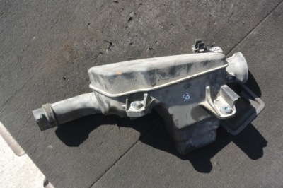 Резонатор впуск воздуха toyota prius plus + 1.8 гибрид фото №1