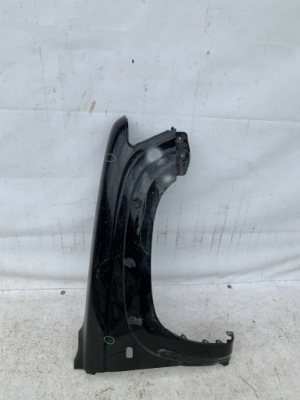 Toyota hilux крыло правый перед передний фото №1