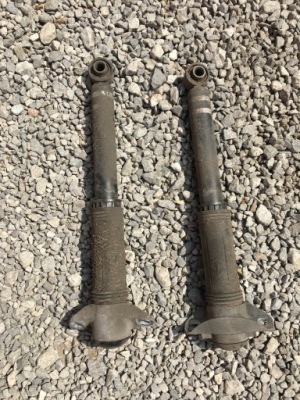 Амортизатор задня задній l/p toyota prius iv 15- 1f7 фото №1