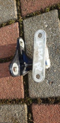 Петля дверь перед правый нижний mercedes s w221 фото №1