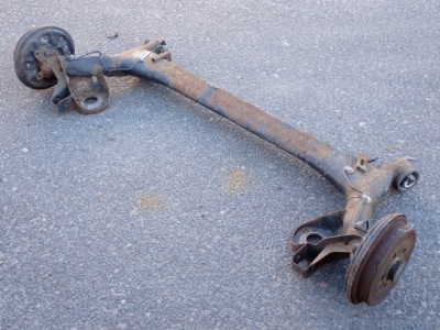 Балка oś подвеска задняя задняя комплектная барабан vw fox 2006 1.2i фото №1