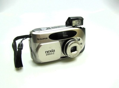 Aparat Fujifilm NEXIA 250ix ZOOM 23-57,5mm APS