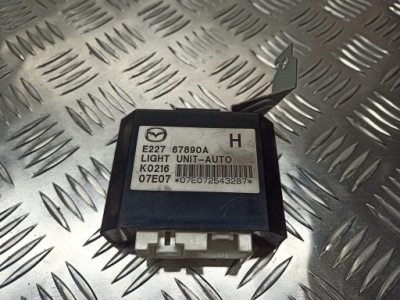 Модуль света блок управления mazda оригинальный номер e22767890a фото №1