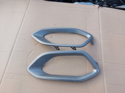 Рамка решітка бампера citroen c4 iii 20- права фото №1