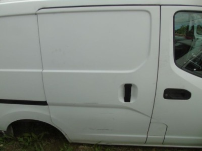 Nissan nv200 двері зсувні праве правий задня фото №1