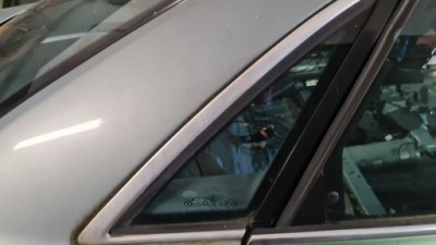 Стекло треугольник правый audi a8 d2 lift esg фото №1