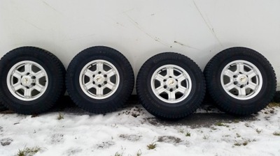 HILUX LAND CRUISER 235/75R15 NEUMÁTICOS Z KOLCAMI INVIERNO 