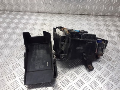 Коробка запобіжників mazda 6 1.8 фото №1