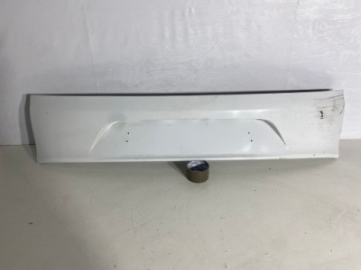 Накладка кришки багажника задній renault clio iv універсал європа фото №1