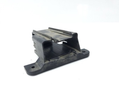 Tesla model s 2016 кронштейн / кронштейн бампера передній фото №1