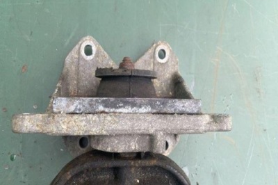 Кронштейн коробки передач renault master ii фургон fd 8200190558 2.95l дизель фото №1