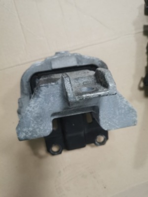 Кронштейн подушка 2.4 mitsubishi outlander iii 2012- фото №1