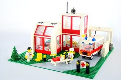 LEGO City 6380 Emergency Treatment Center