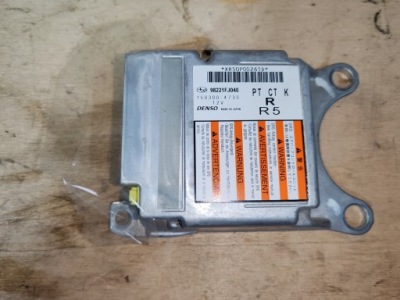Модуль датчик подушок повітряних 98221fj040 subaru xv 11-17 фото №1
