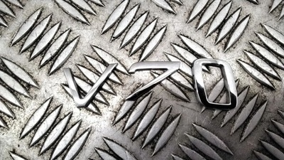 Volvo v70 2016 емблема / значок задній / літери modelu фото №1