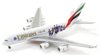 Model Airbus A380 EMIRATES Paris 1:500