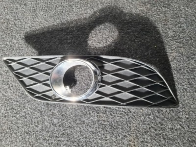 Mercedes w169 решітка права рамка a1698852822 фото №1
