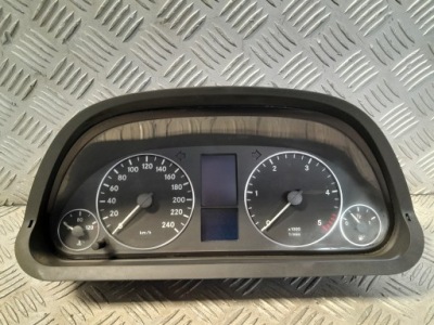 Mercedes w169 дизель счетчик приборы 1695404348 фото №1