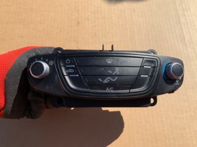 Панель кондиционера обдув transit courier et76-19980-ae хороший оригинал фото №1