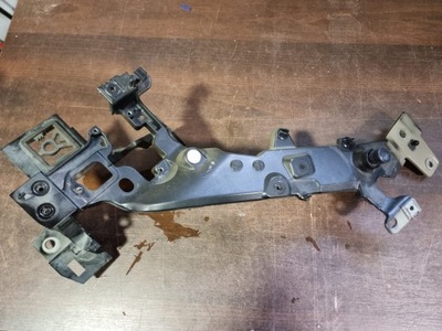 Polestar 2 кронштейн крила панель фари лівий фото №1