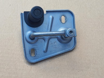 Hak засувка капот skoda octavia iv 5e3823185a правий фото №1