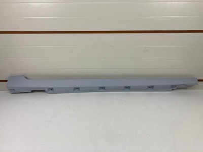 Молдинг поріг права vw passat b8 3g0 фото №1