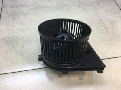 Вентилятор воздуходувка audi a3 8l 1j1819021 фото №1