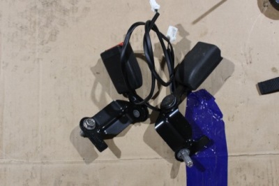 Infiniti q60 защёлки ремней безопасности задняя задних фото №1