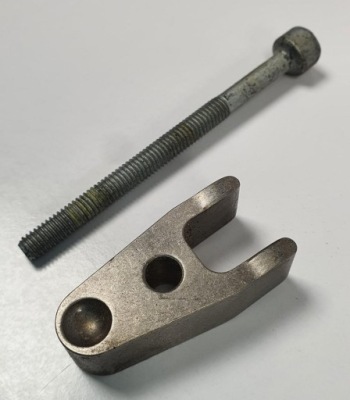 Болт кронштейн форсунки mercedes w169 2.0 cdi фото №1