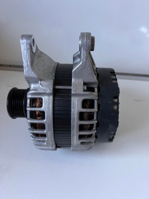 Mercedes glc w253 w205 генератор a0009067703 фото №1