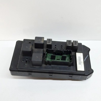 Jeep grand cherokee wk 2005 рамка / модуль предохранителей фото №1