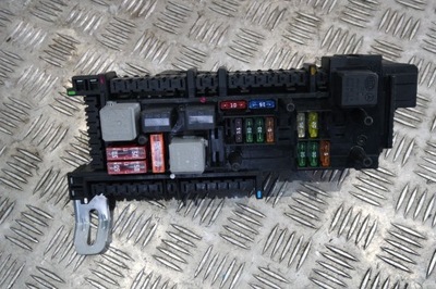 Коробка запобіжників mercedes w218 amg фото №1