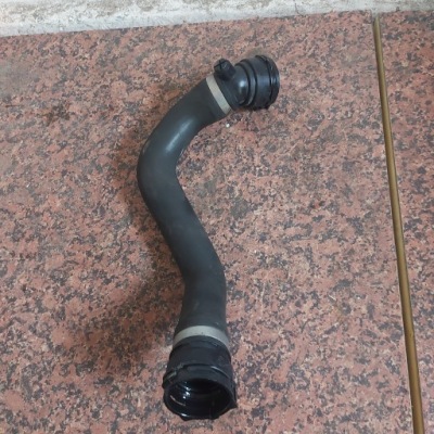 Шланг труба патрубок води bmw f30 2.0b 7596838 фото №1