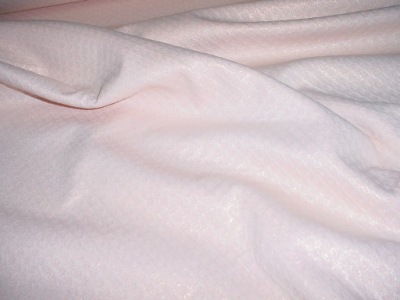 ŻAKARD PUDROWY BRUDNY RÓŻ Z POŁYSKIEM