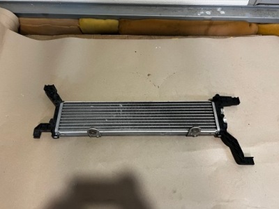 Maserati levante 2021 радиатор масла фото №1